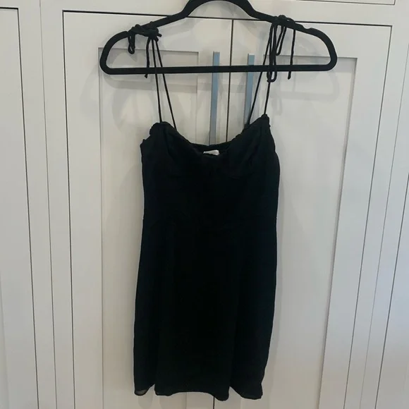 Aritzia Wilfred fable dress black tie straps smocked back bustier front - Picture 3 of 10